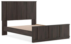 Shaehartin - Panel Platform Bed