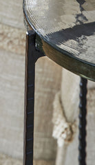 Newgoren - Accent Table - Clear / Black